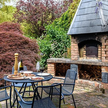 Vineyard Oast Sleeps 25 Villa Wavehorne Exterior photo