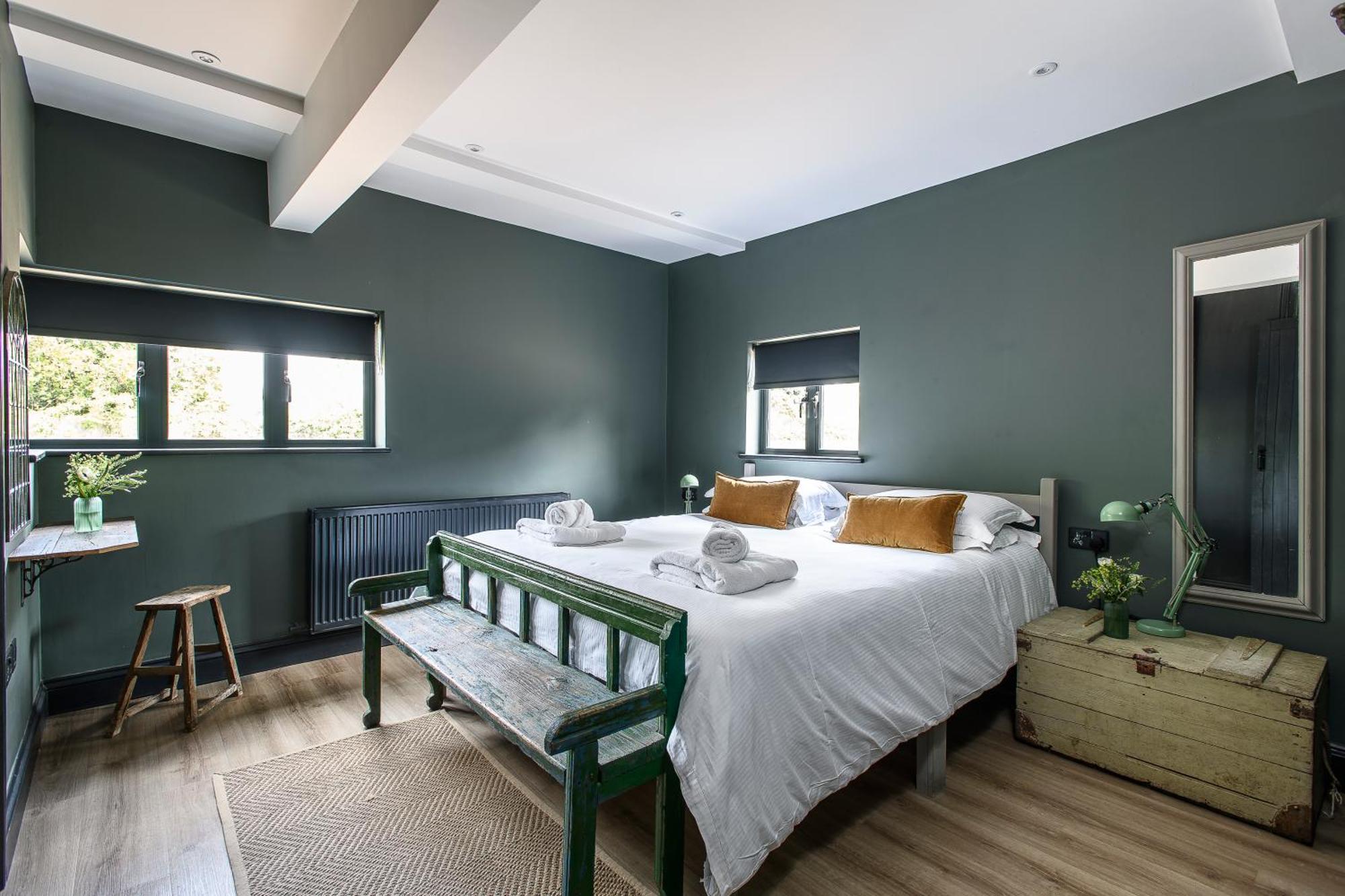 Vineyard Oast Sleeps 25 Villa Wavehorne Exterior photo