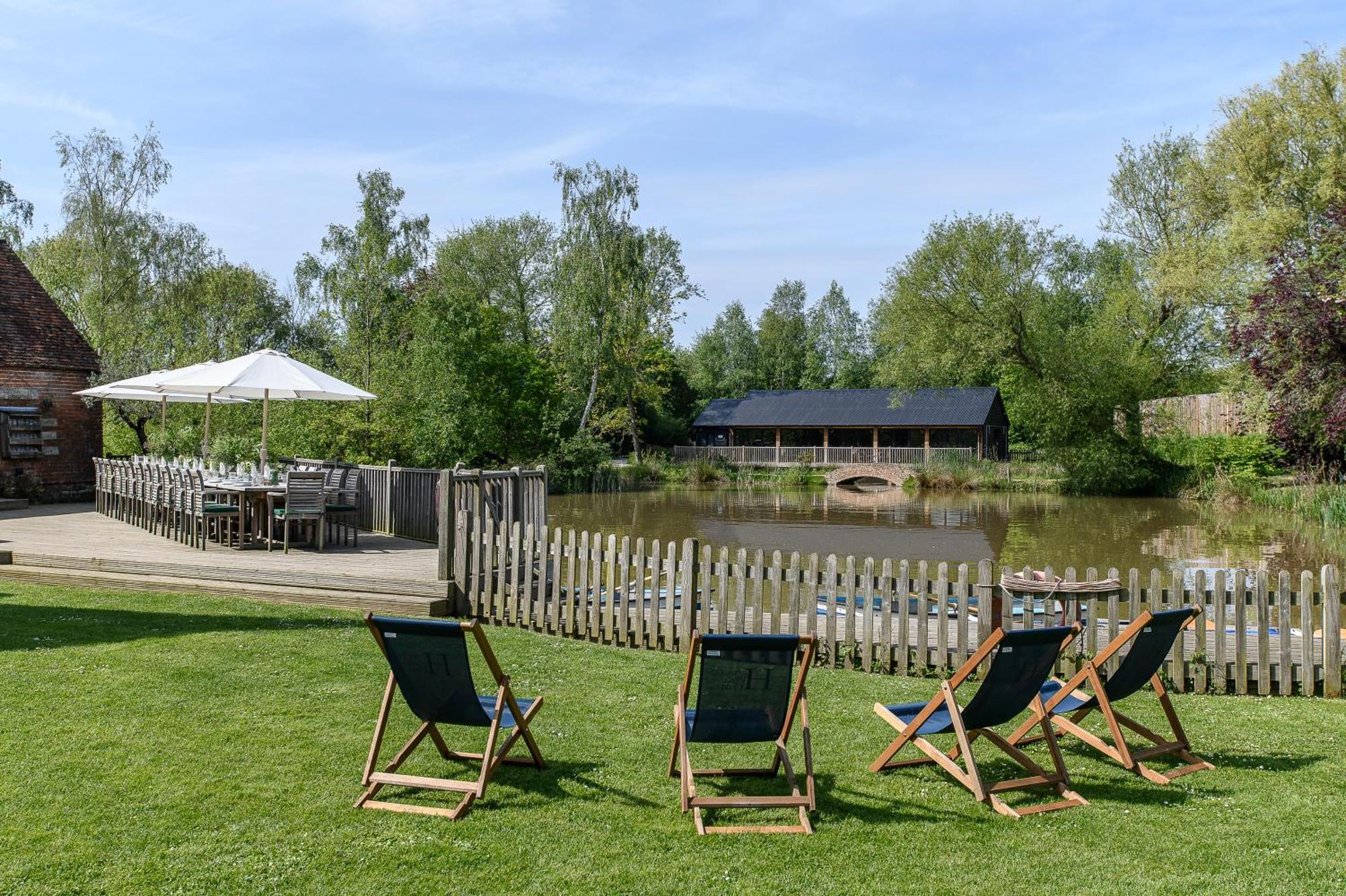 Vineyard Oast Sleeps 25 Villa Wavehorne Exterior photo
